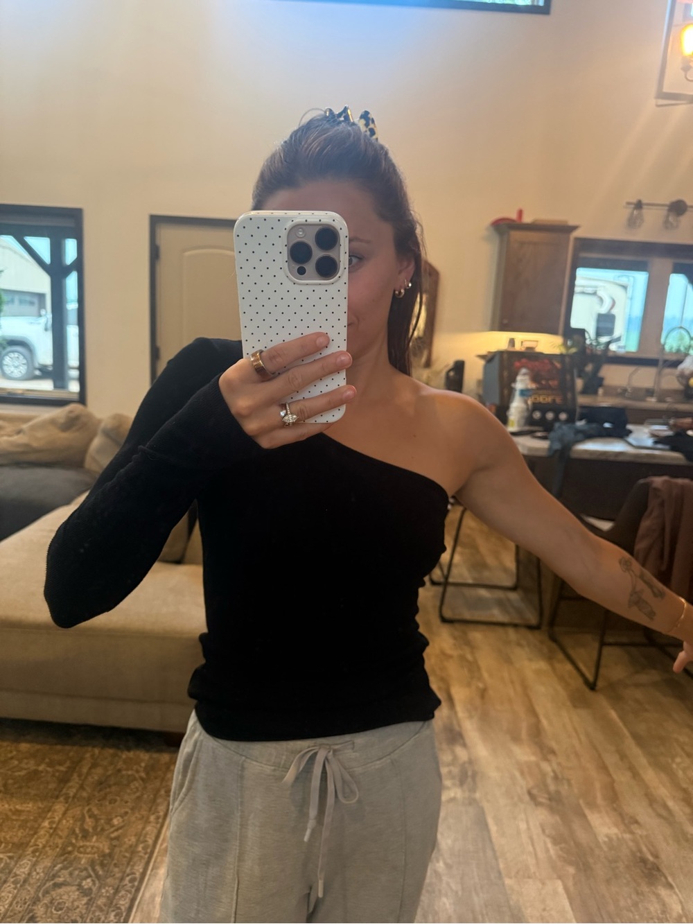 One-Shoulder Black Ribbed Top - Picture 2 of 3